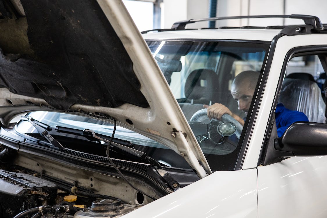 How a Brake Bleeder Works